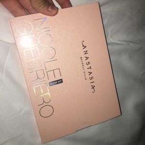 Nicole Guerriero ABH GLOW KIT!