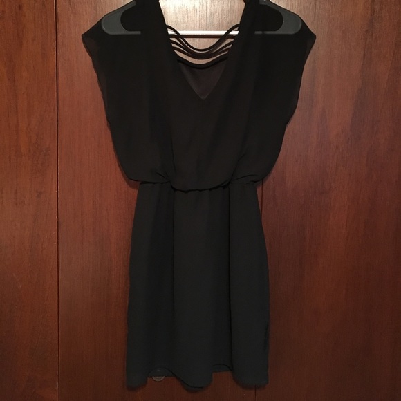 The Perfect Professional Black Dress - Picture 2 of 2