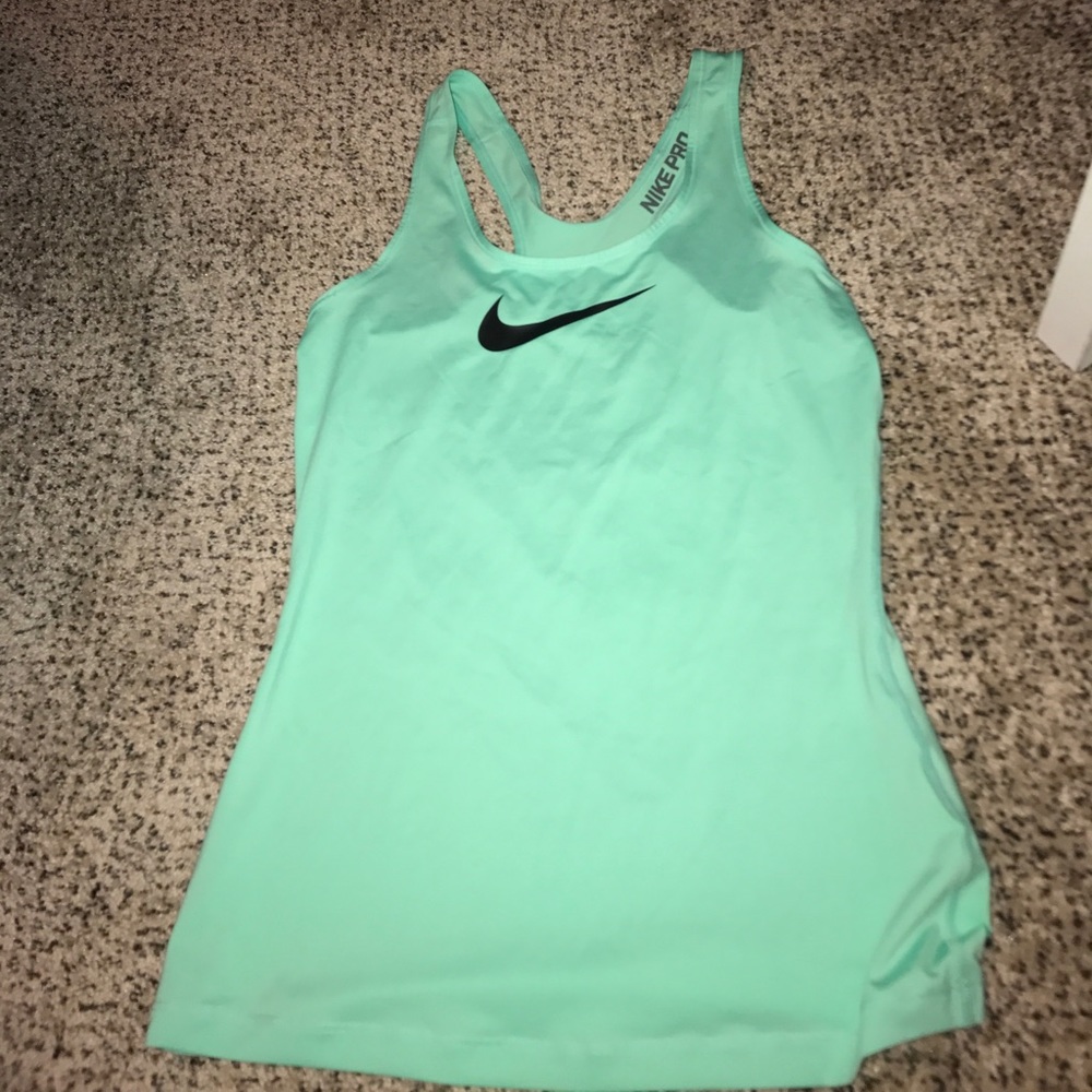 Nike Woman's Workout tank