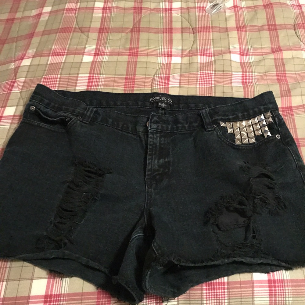 Plus size 18 studded jean shorts