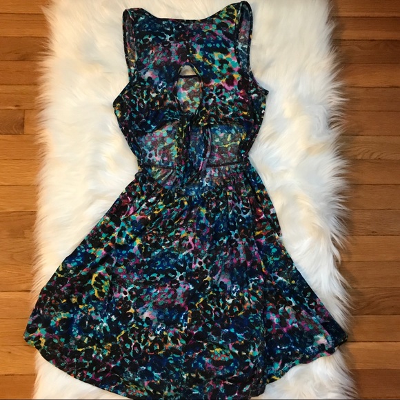 True Freedom Kaleidoscope Open Back Tie Dress - Picture 4 of 6