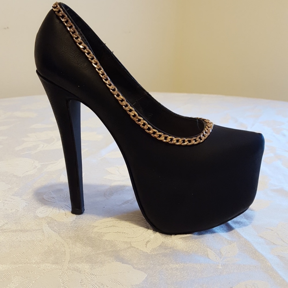 Women's platform shoes