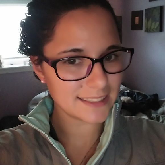 Meet your Posher, Breonna - Picture 1 of 1