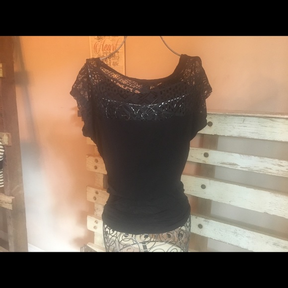 Lacey black blouse Size XS - Picture 2 of 3