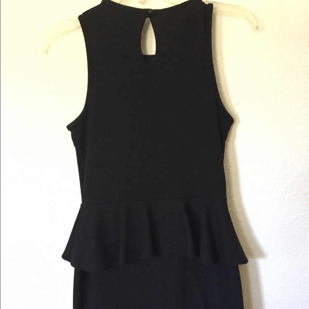 Dress - Picture 4 of 4