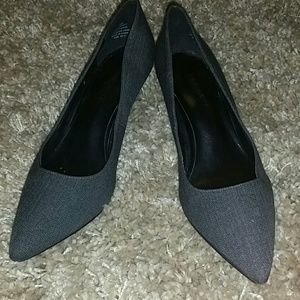 Nine West grey fabric pumps