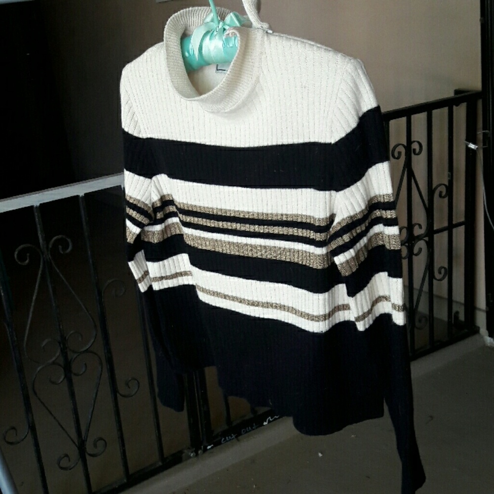 St.John  crop top sweater