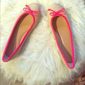 NWOT Banana Republic nude leather  ballet flats