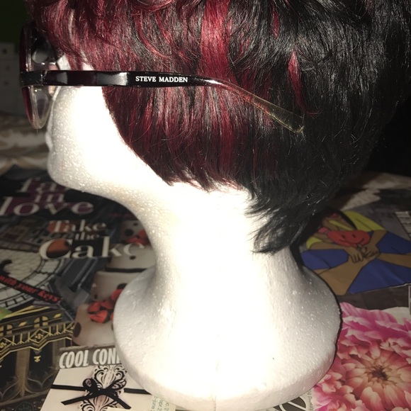 Sunglasses - Picture 3 of 4