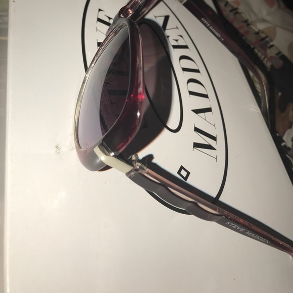 Sunglasses - Picture 4 of 4