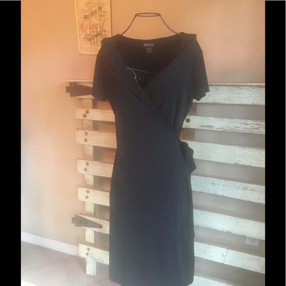 New York & Comp black wrap dress