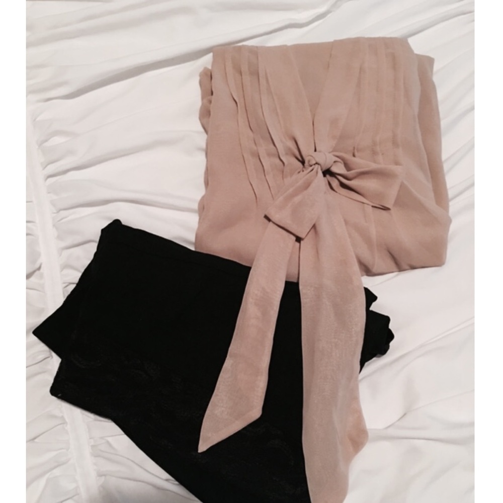 *Bundle* Black shorts & gold top