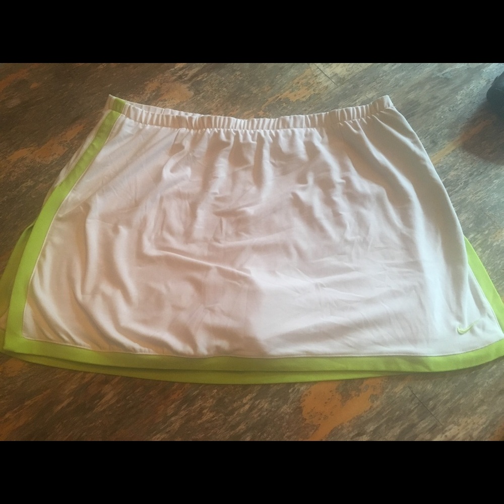 Nike skort size med
