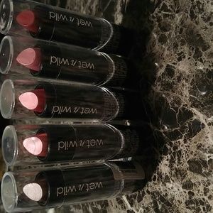 Wet n wild set of 5 lipstick