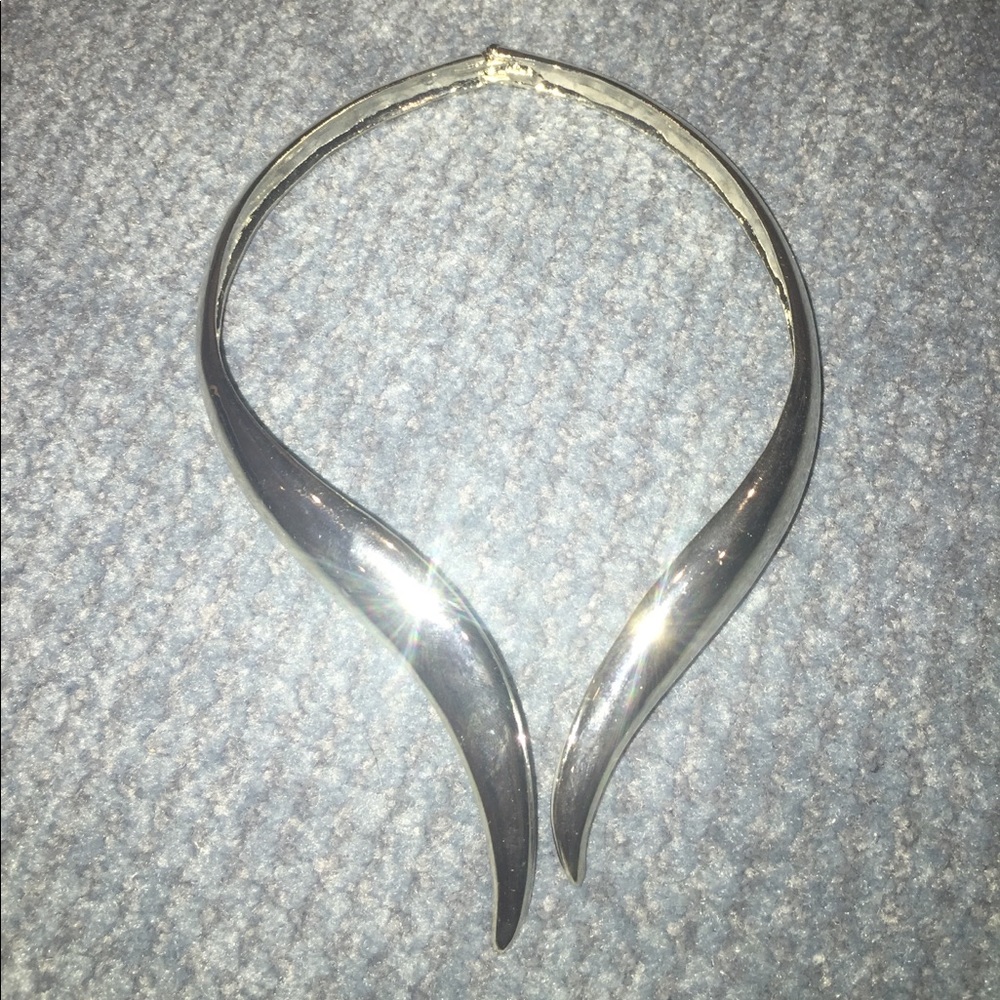 Hinge necklace
