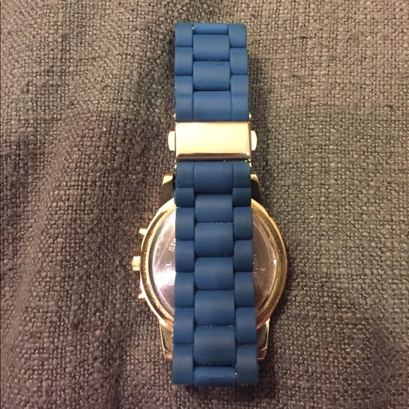 Watch in peacock blue color - Picture 2 of 2