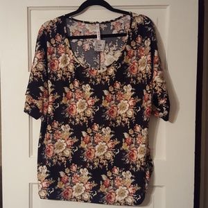 **NWT** Floral Top