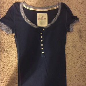 Hollister t shirt