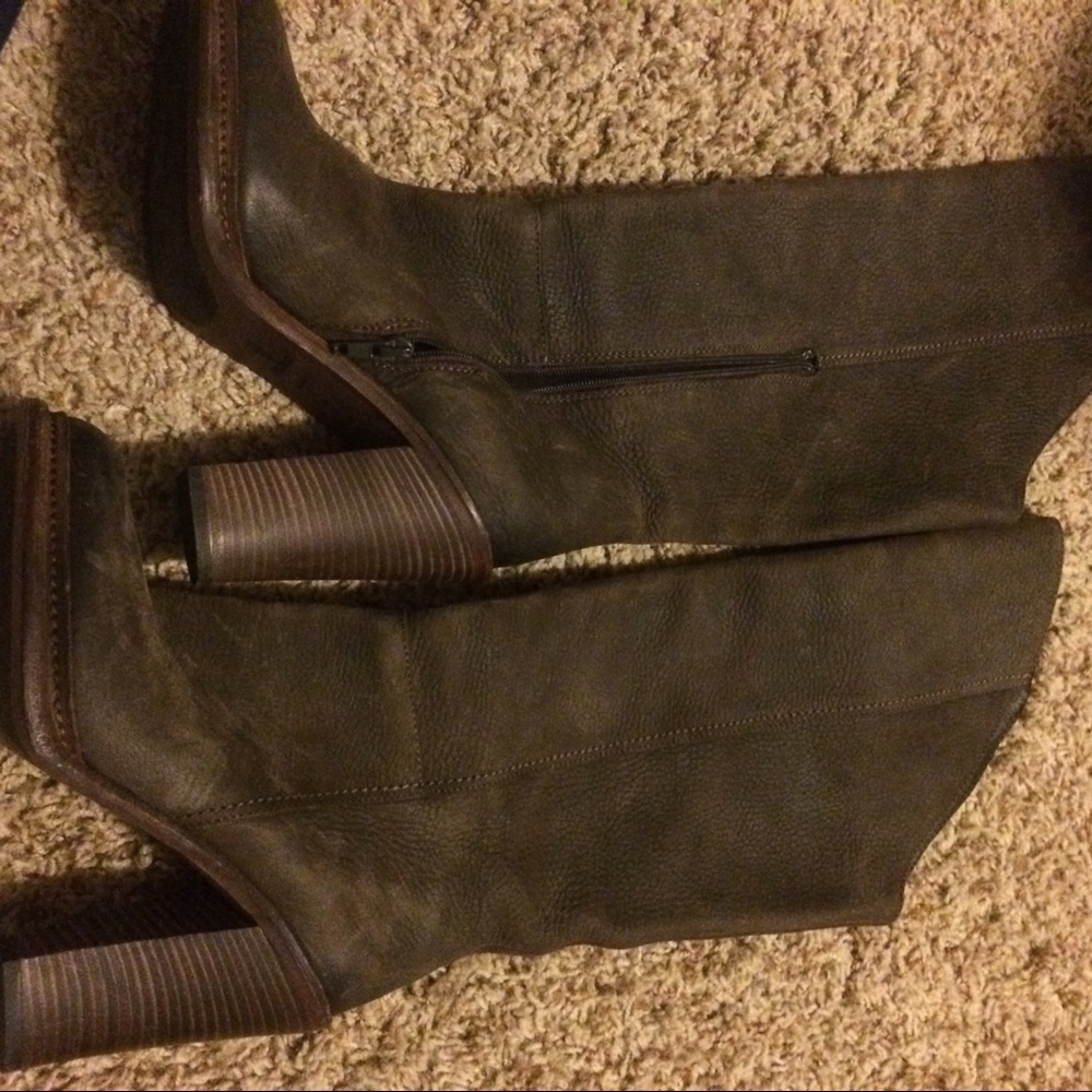 Brand new (never worn) Vera Wang boots.