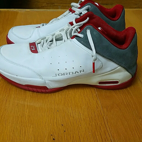 Air Jordans like new white, red and gray - Picture 2 of 3