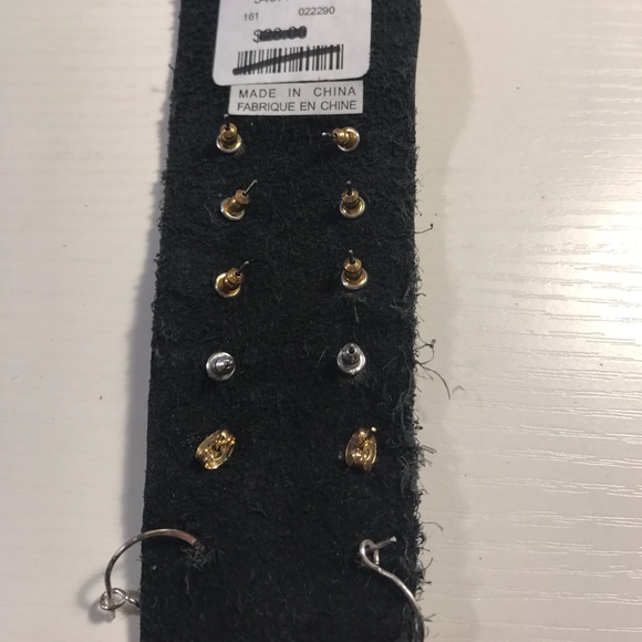 Urban Outfitters earring set - Picture 4 of 4