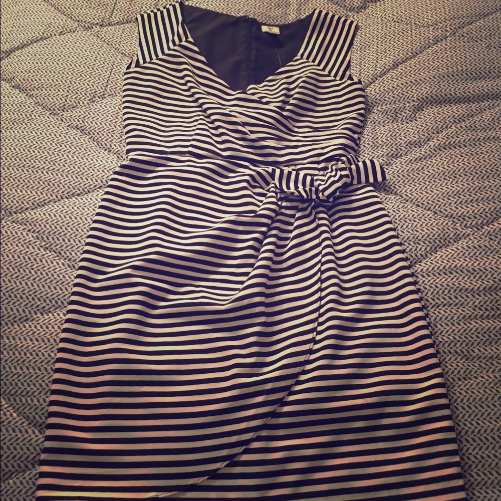 NWT faux-wrap cap sleeve dress 