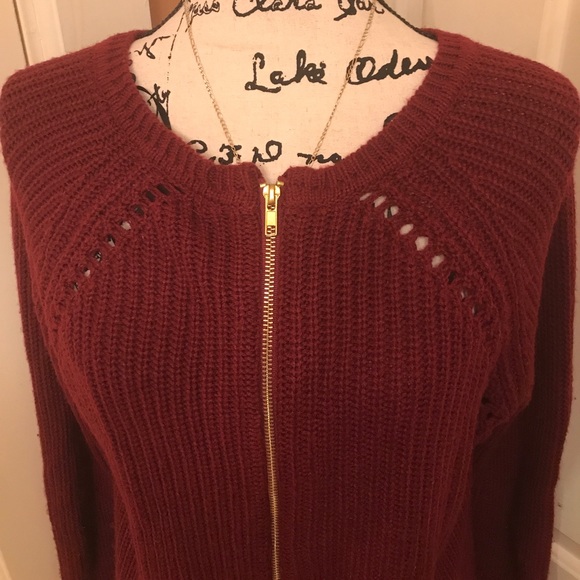 ❌SOLD❌ Forever 21 Zipper Sweater - Picture 2 of 5