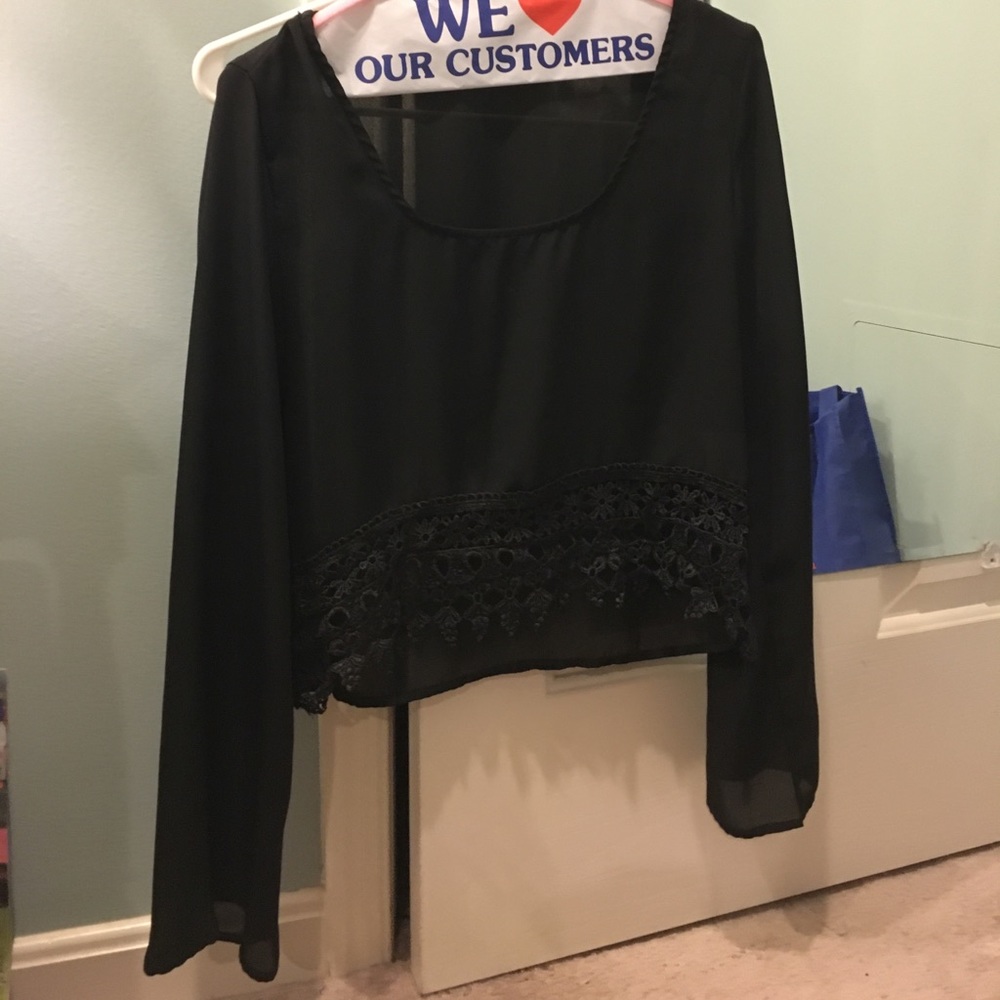 long sleeve black crop top