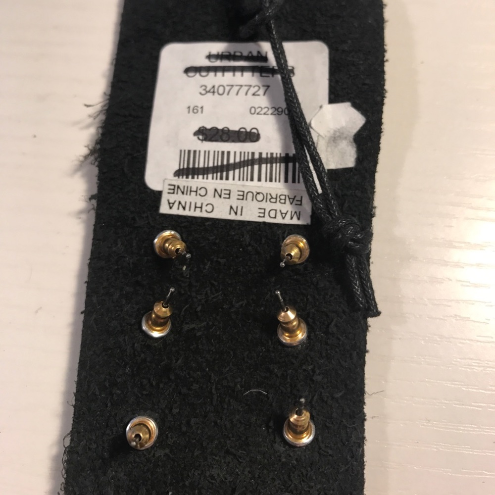 Urban Outfitters earring set - Picture 4 of 4