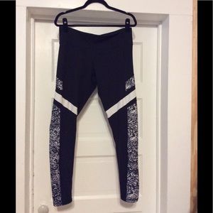 ⭕️CLOSET CLEAR OUT!!⭕️Champions leggings