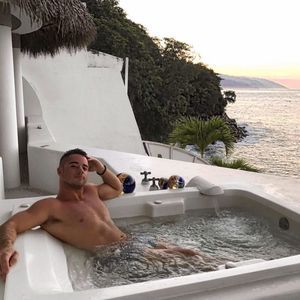 Meet your Posher, Cam