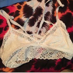 : Aerie bralette (white) size small