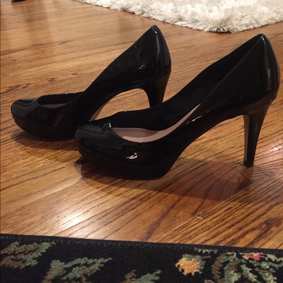 Vince Camuto black heels size 7 - Picture 2 of 6