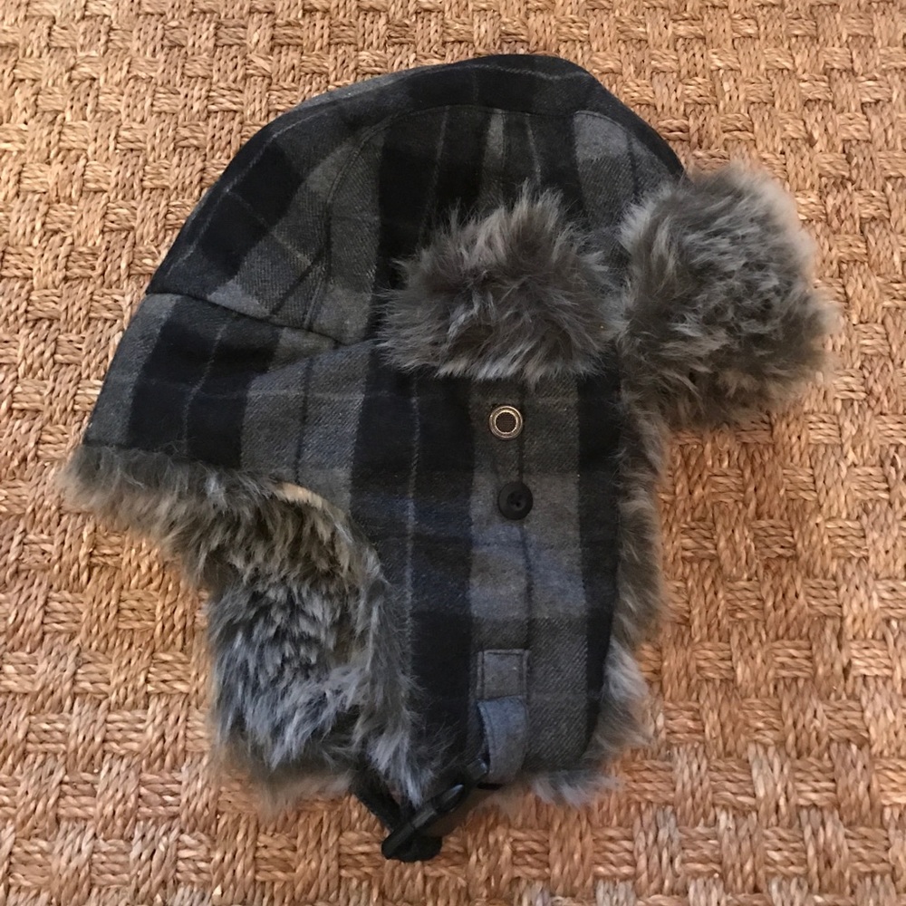 Fuzzy hat! - Picture 4 of 5