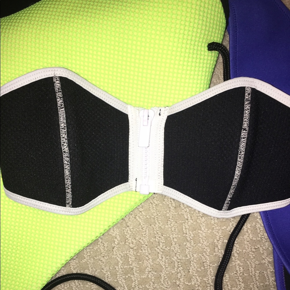 TRIANGL STRAPLESS BIKINI TOP