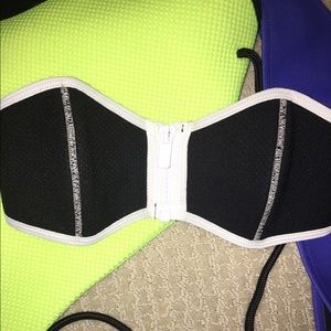 TRIANGL STRAPLESS BIKINI TOP