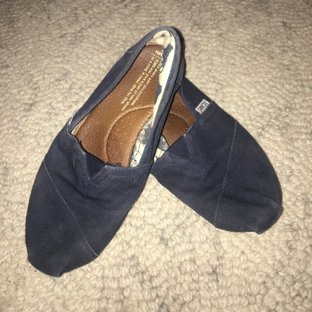 Navy Toms