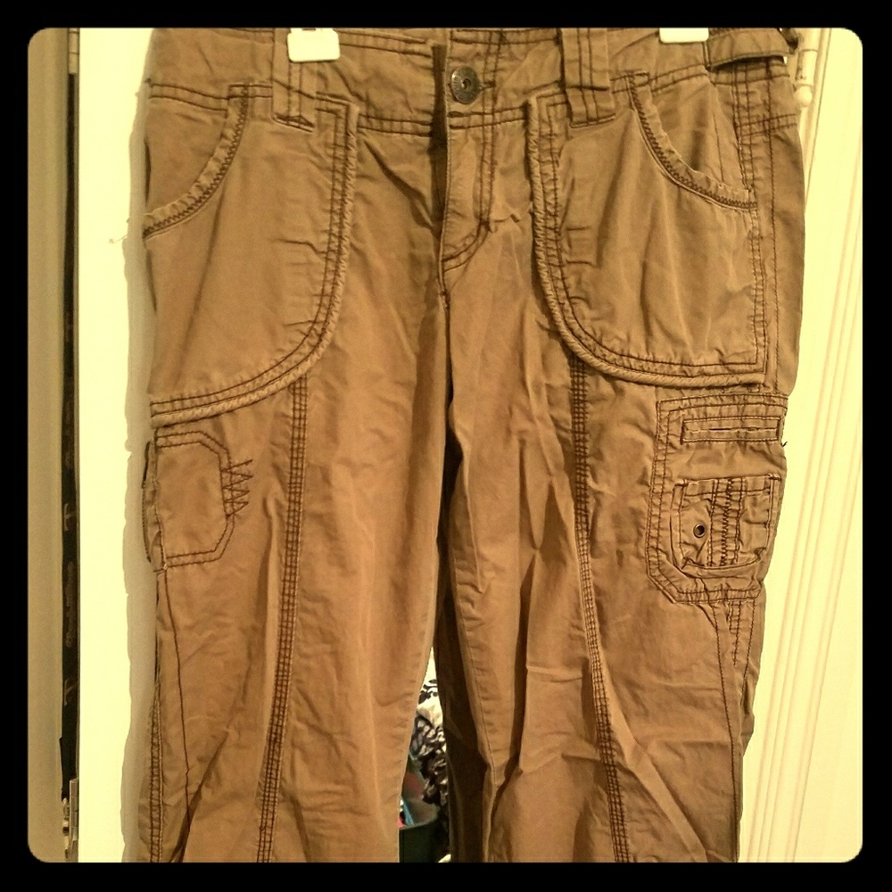 Maurices khaki convertible pants size 1/2