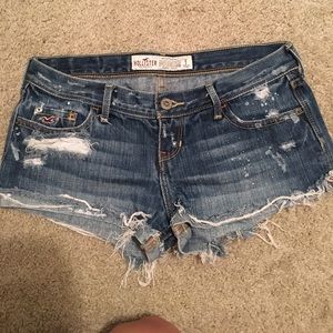 Hollister jean shorts size 0 regular, holey