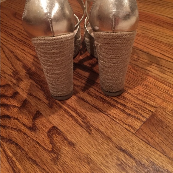 Banana Republic matellic gold wedges - Picture 4 of 5