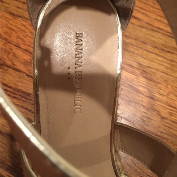 Banana Republic matellic gold wedges - Picture 5 of 5