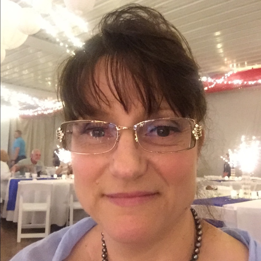 Meet your Posher, Suzanne