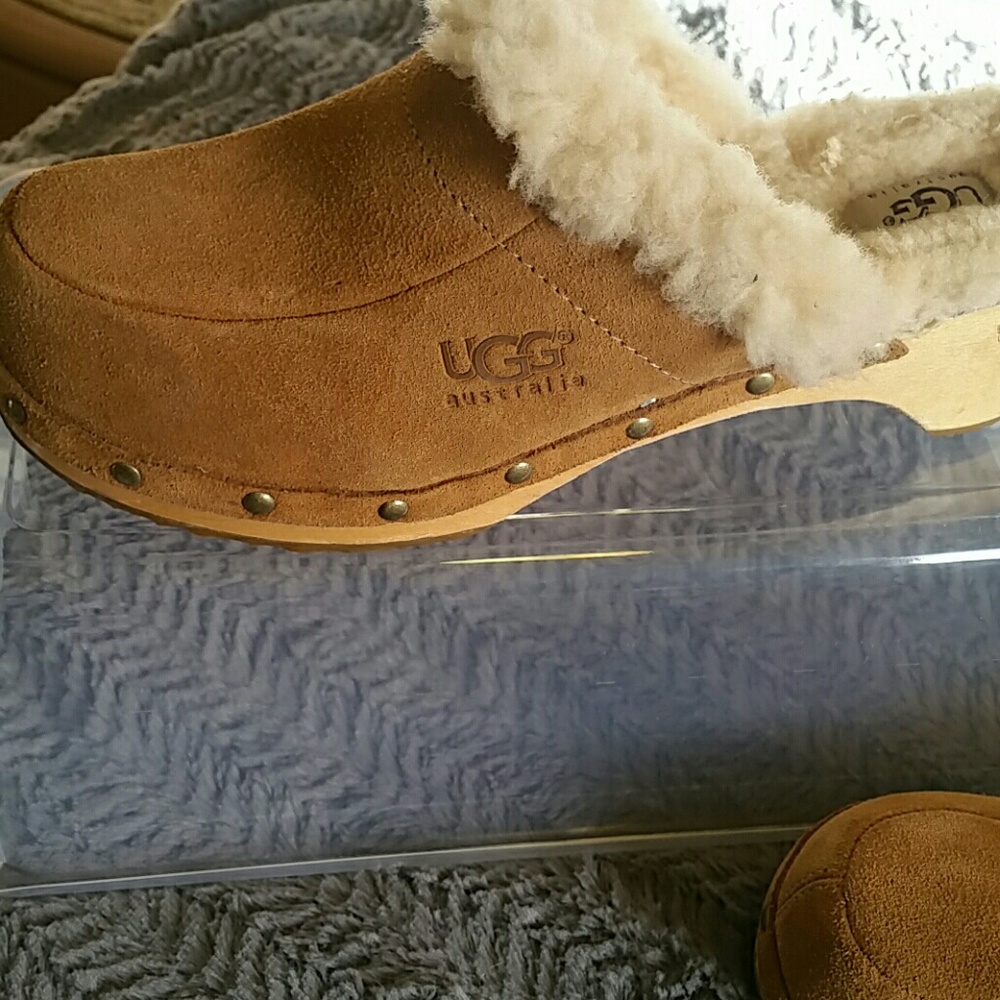 Ugg - Picture 3 of 4