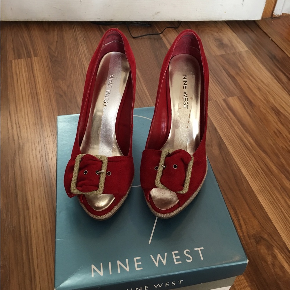 Red suede Nine West wedge