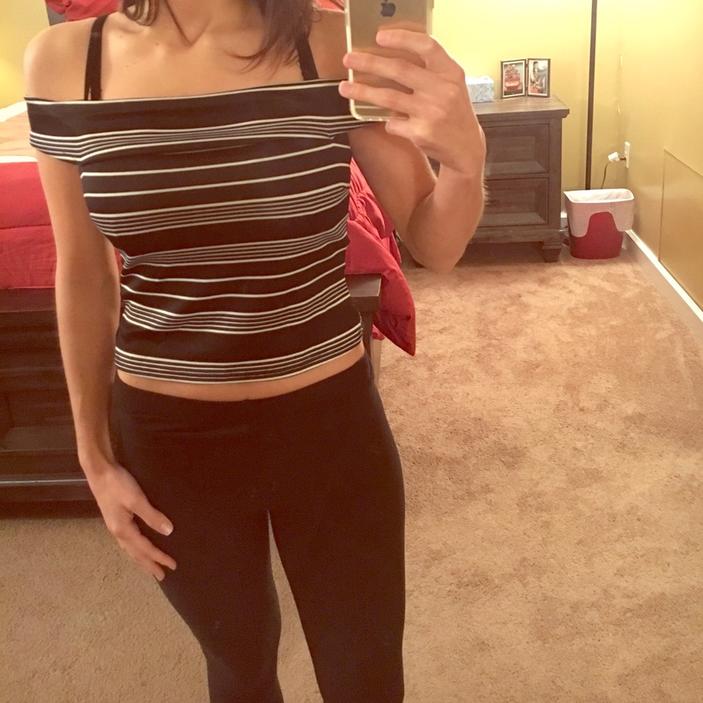 Stripped Black Crop