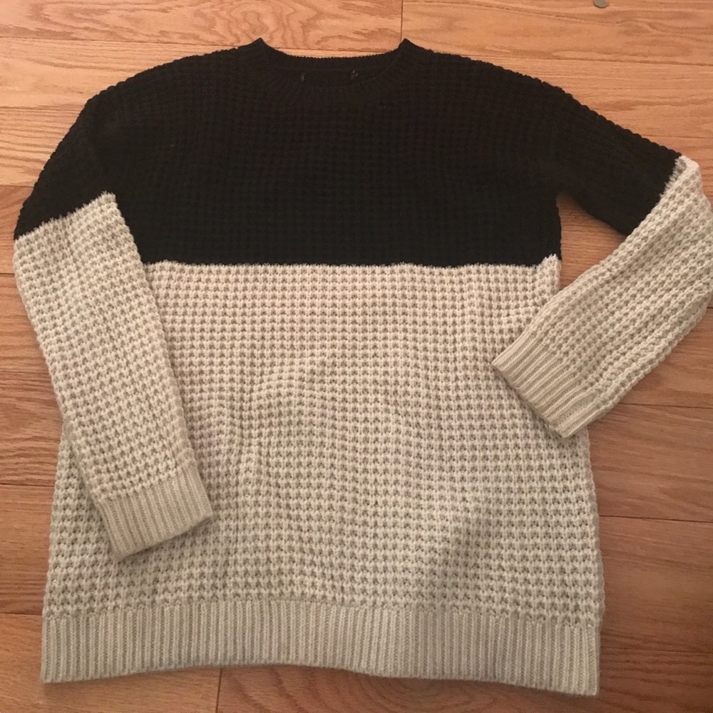 Black & White Crew Neck Sweater - Small