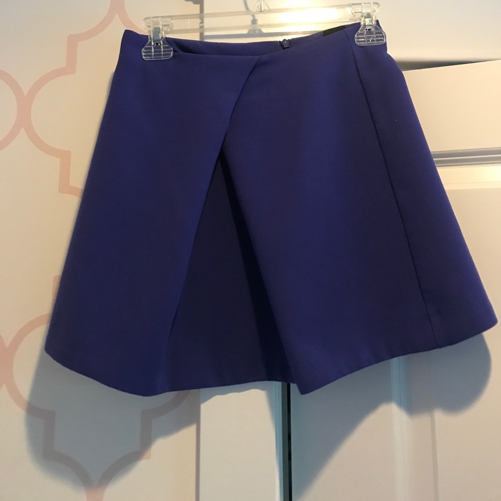 Mini purple skirt