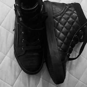 G by GUESS size 6 women's shoes