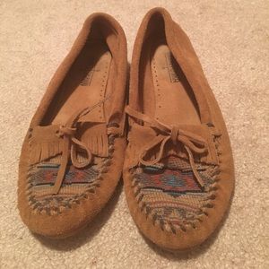 Minnetonka moccasins- size 8.5 EUC