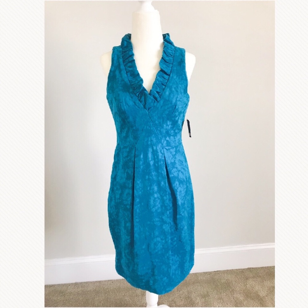 Just Taylor Sleeve-less Royal Blue Floral Dress